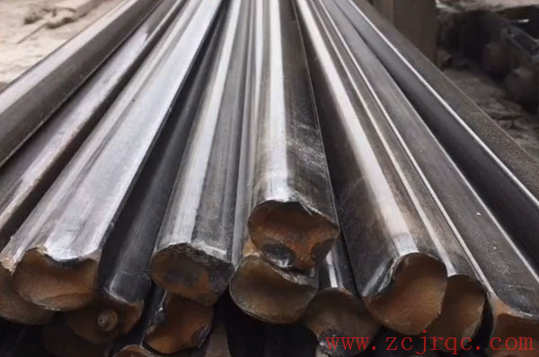 一側半圓冷拉扁鋼